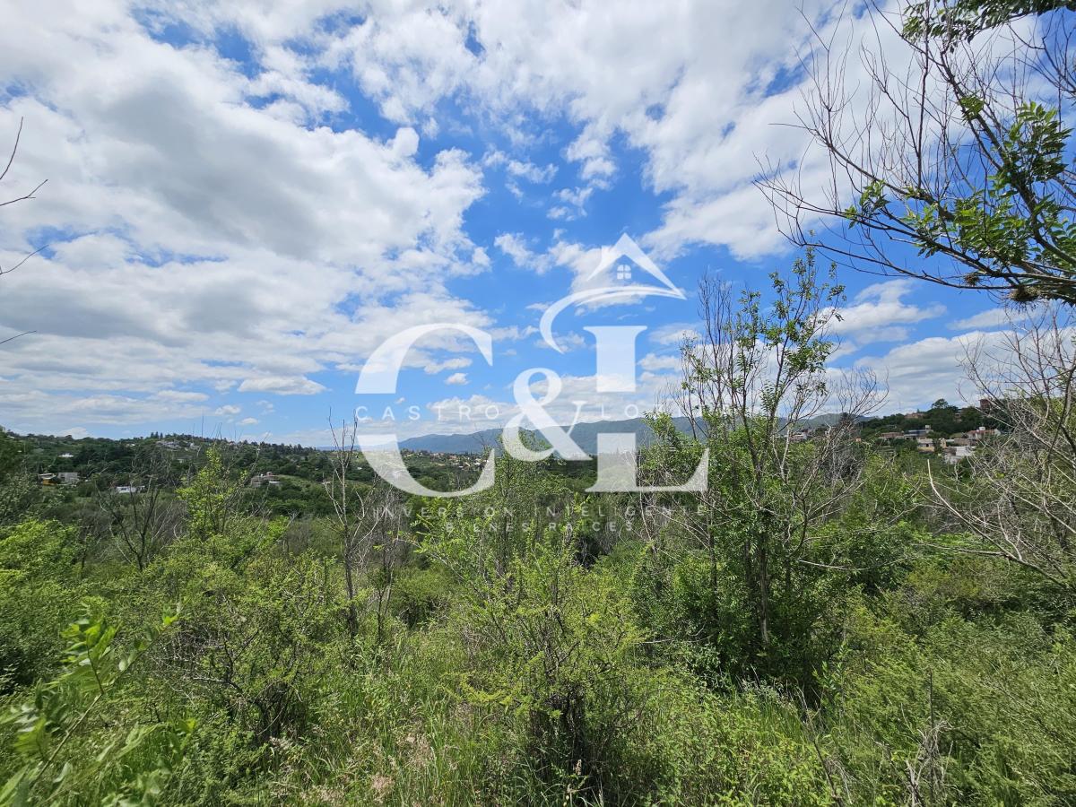 Espectacular Terreno/campo de 50.000 M² con Costa de Río en Parque Siquiman 3