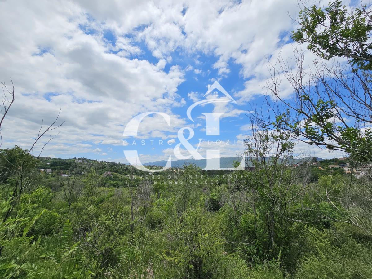 Espectacular Terreno/campo de 50.000 M² con Costa de Río en Parque Siquiman 4