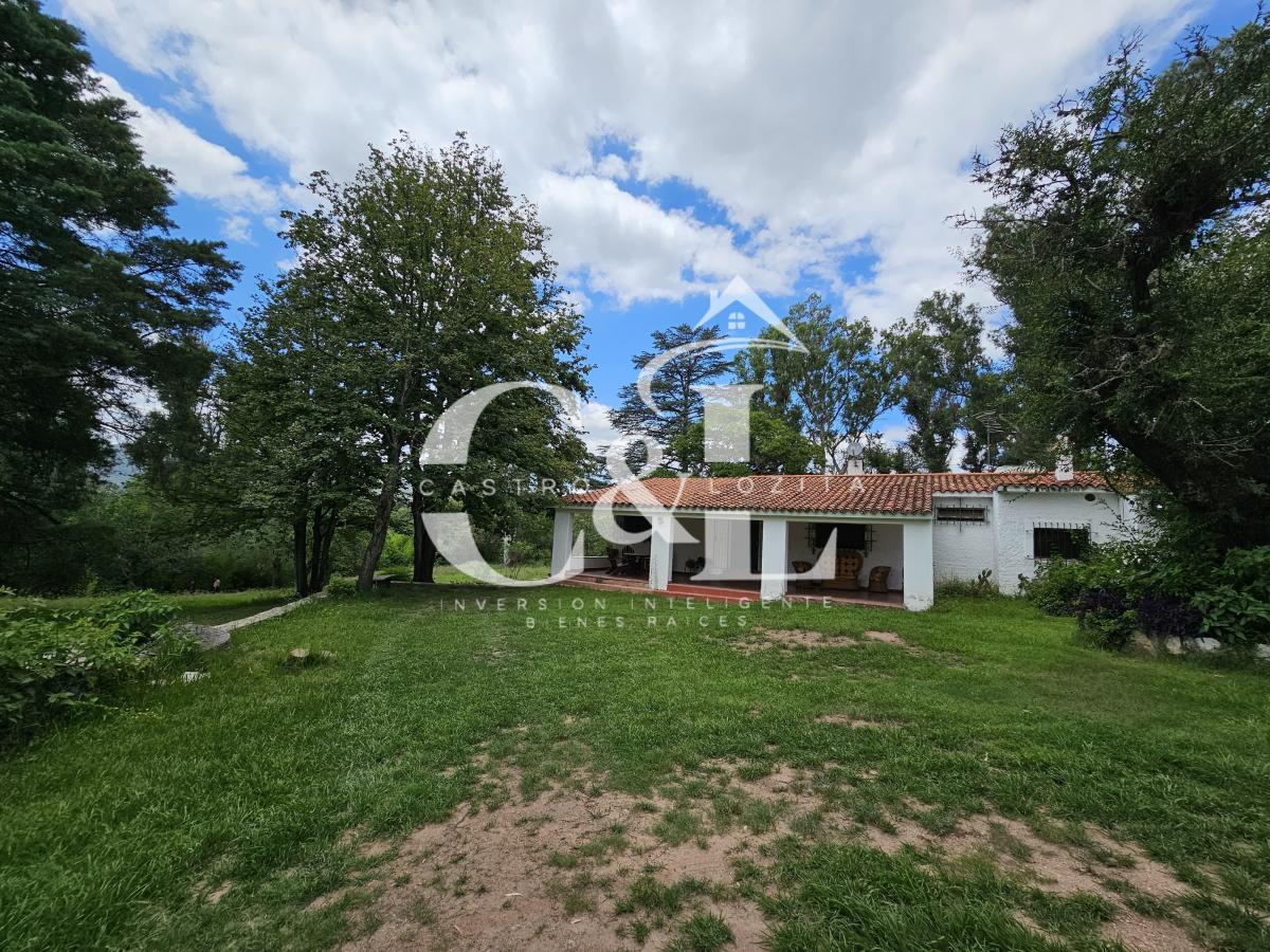 Espectacular Terreno/campo de 50.000 M² con Costa de Río en Parque Siquiman 1