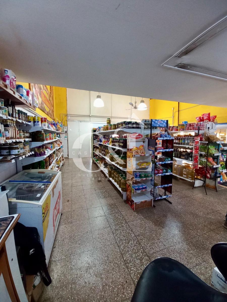 Espectacular Local Comercial con Excepcional Ubicación en Villa Carlos Paz 3