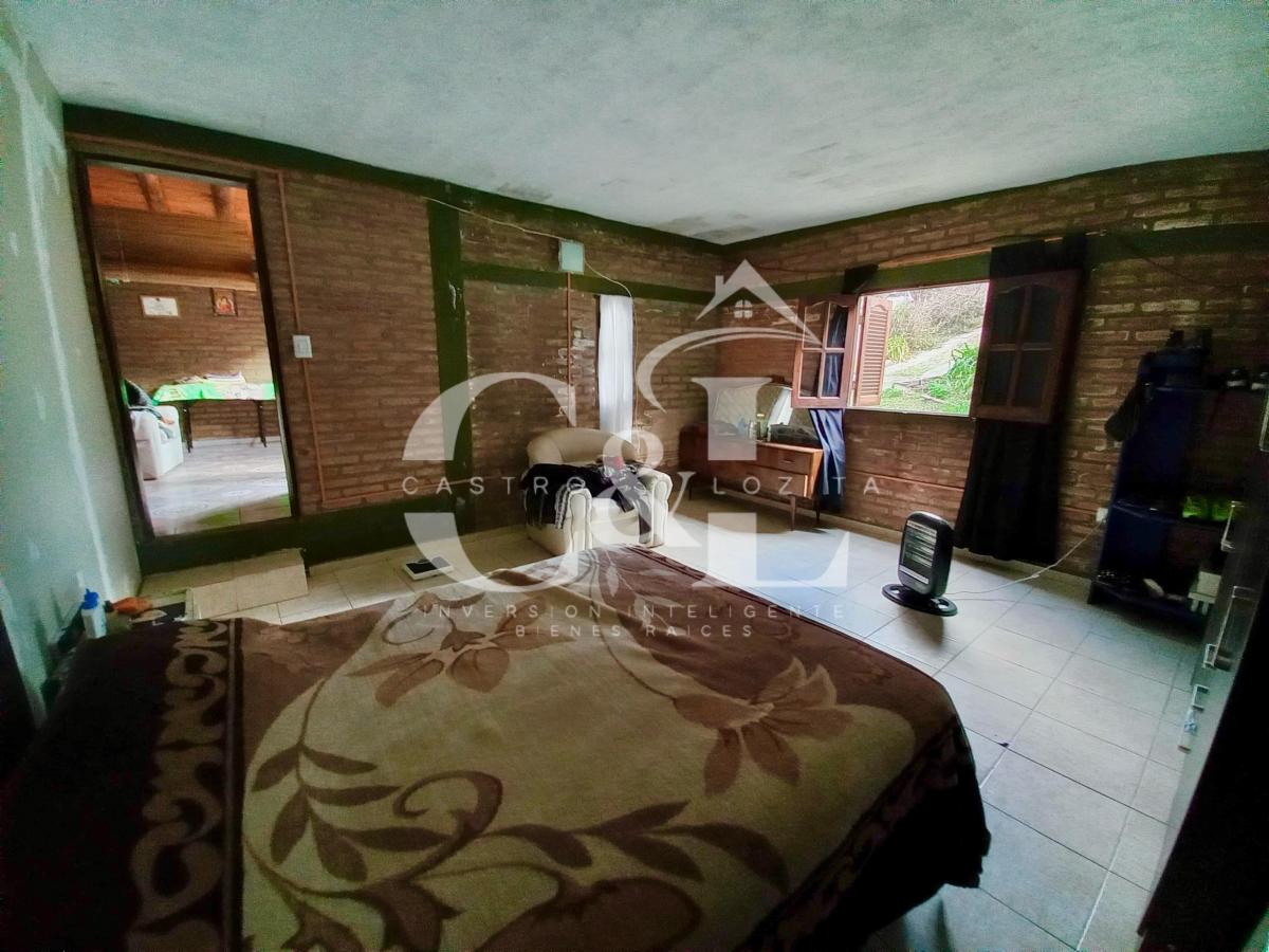 Se Vende Propiedad Céntrica de 3 Dorm. en Tanti 2