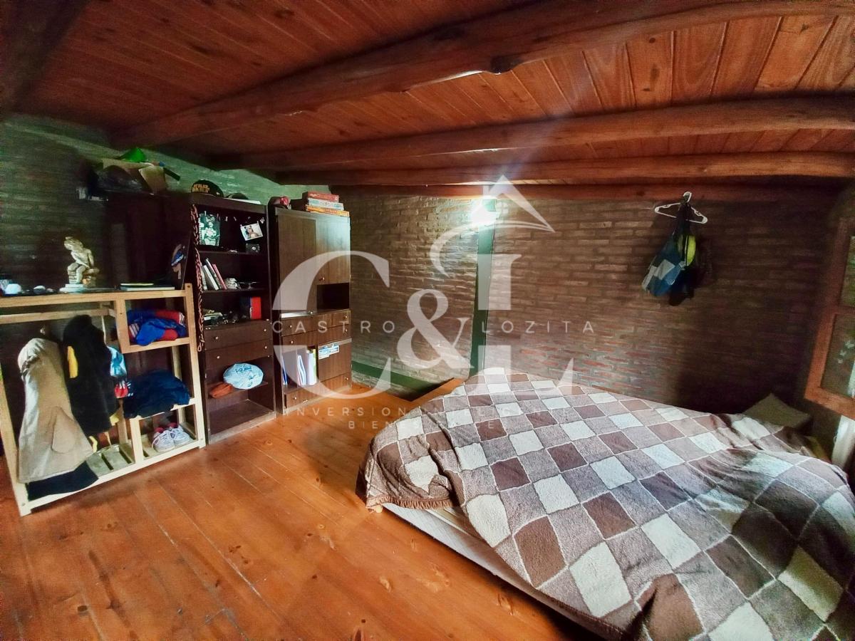 Se Vende Propiedad Céntrica de 3 Dorm. en Tanti 3