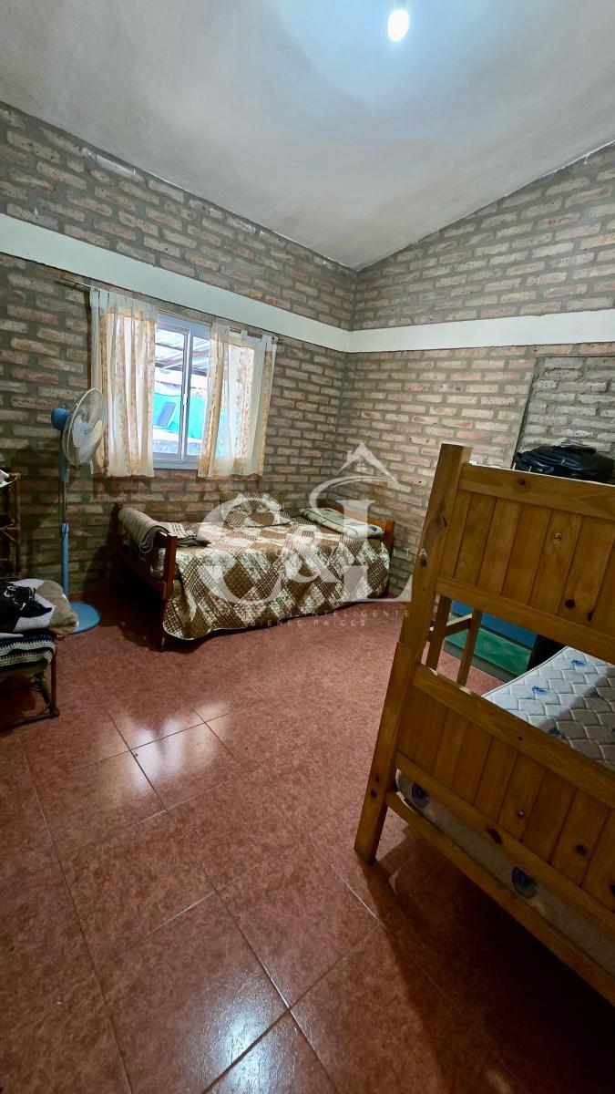 Se Vende Casa 2 Dorm. con Piscina y Quincho en Tanti 3