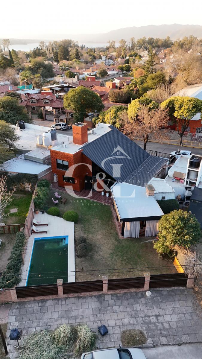 Casa de Categoría de 3 Dorm. con Pileta en Sta Rita, Villa Carlos Paz 3