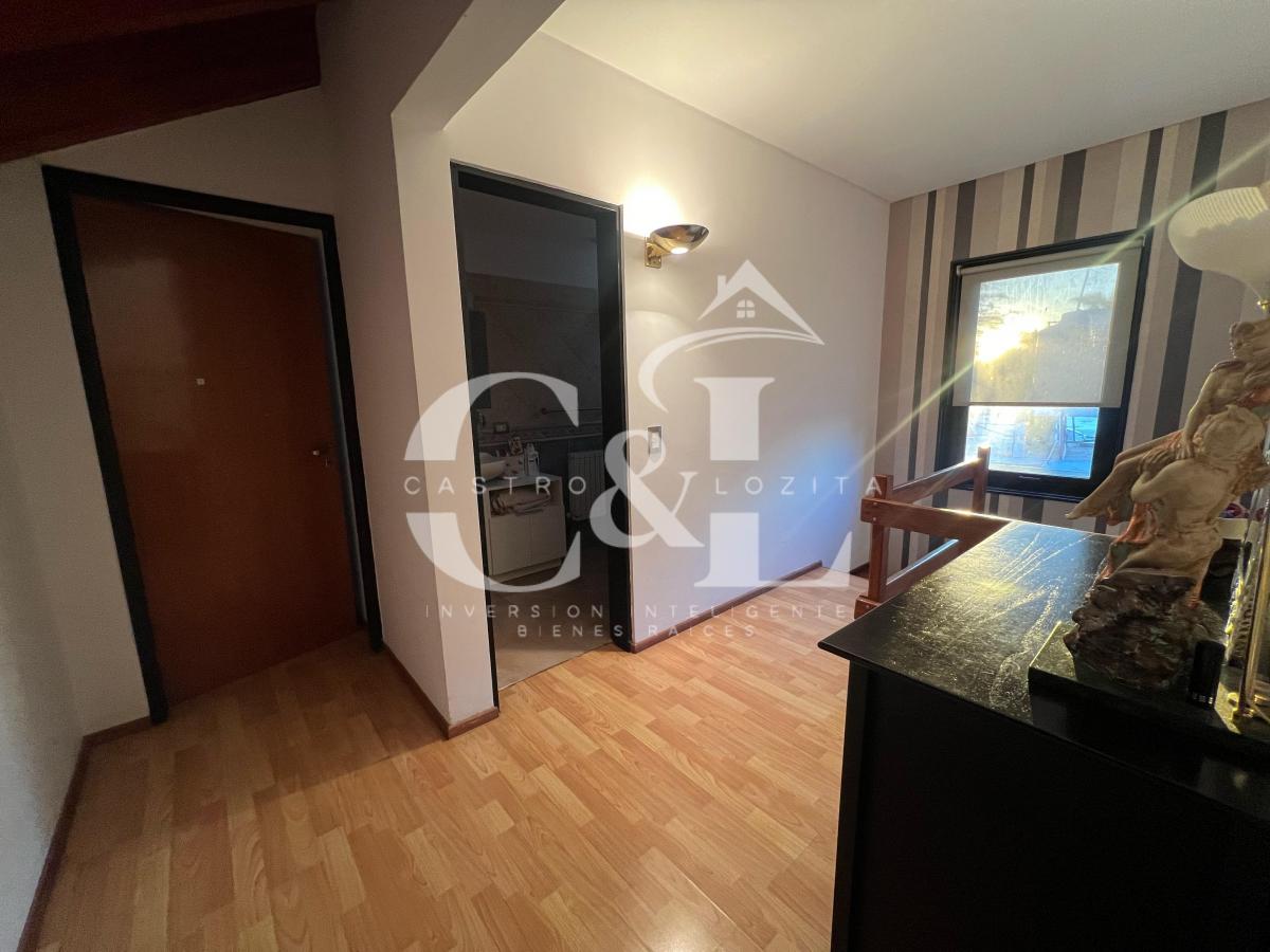 Casa de Categoría de 3 Dorm. con Pileta en Sta Rita, Villa Carlos Paz 4