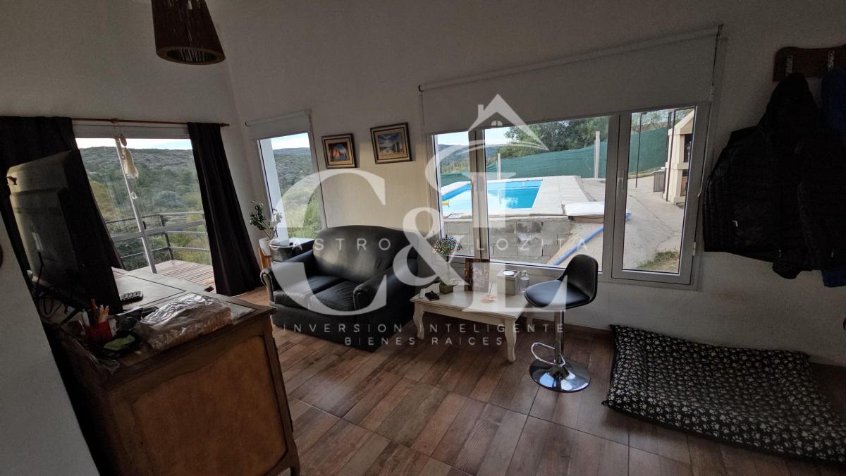 Venta de Complejo de 5 Unidades en Barrio Semicerrado "Las Pircas", Tanti 1
