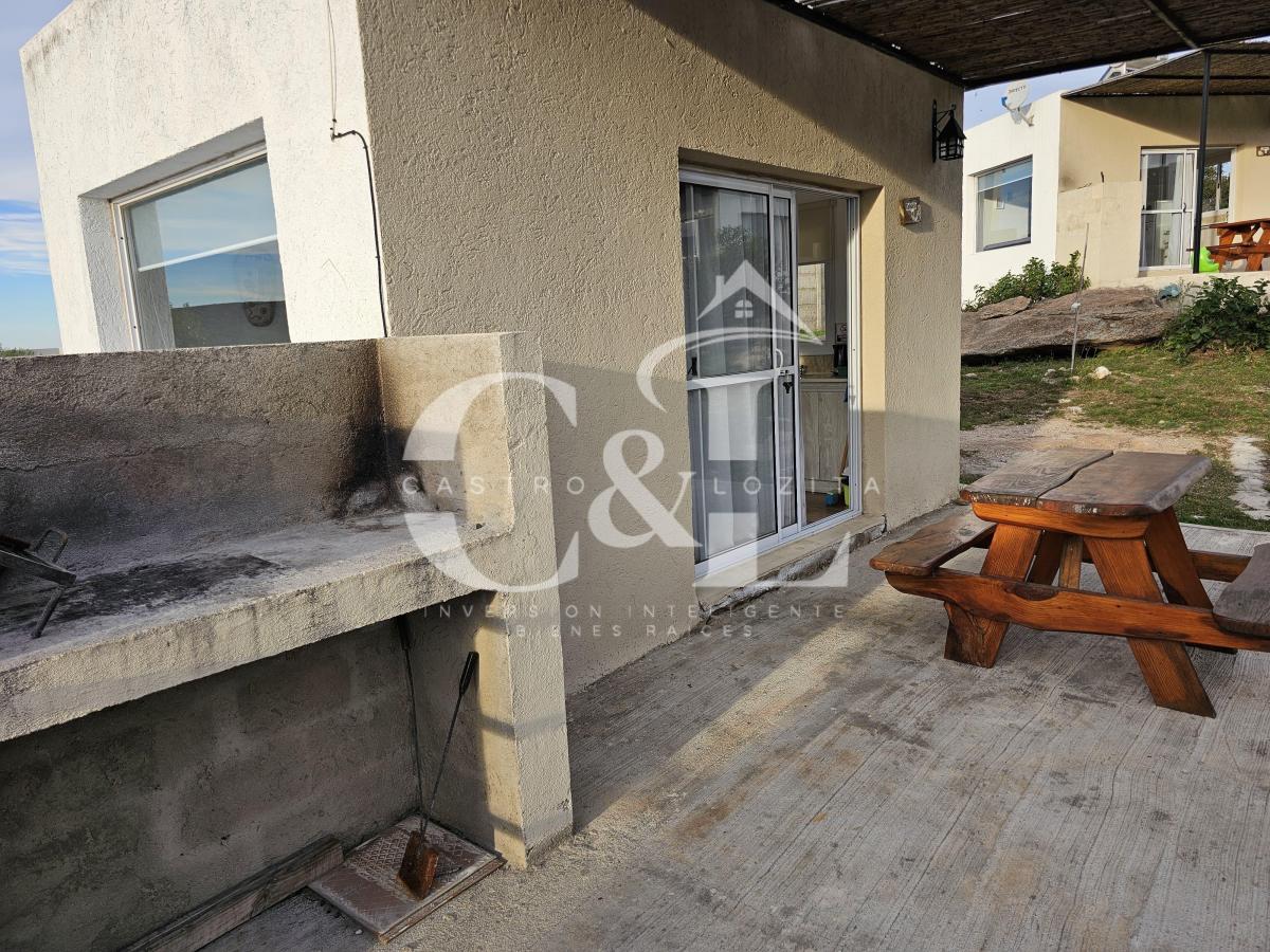 Venta de Complejo de 5 Unidades en Barrio Semicerrado "Las Pircas", Tanti 3