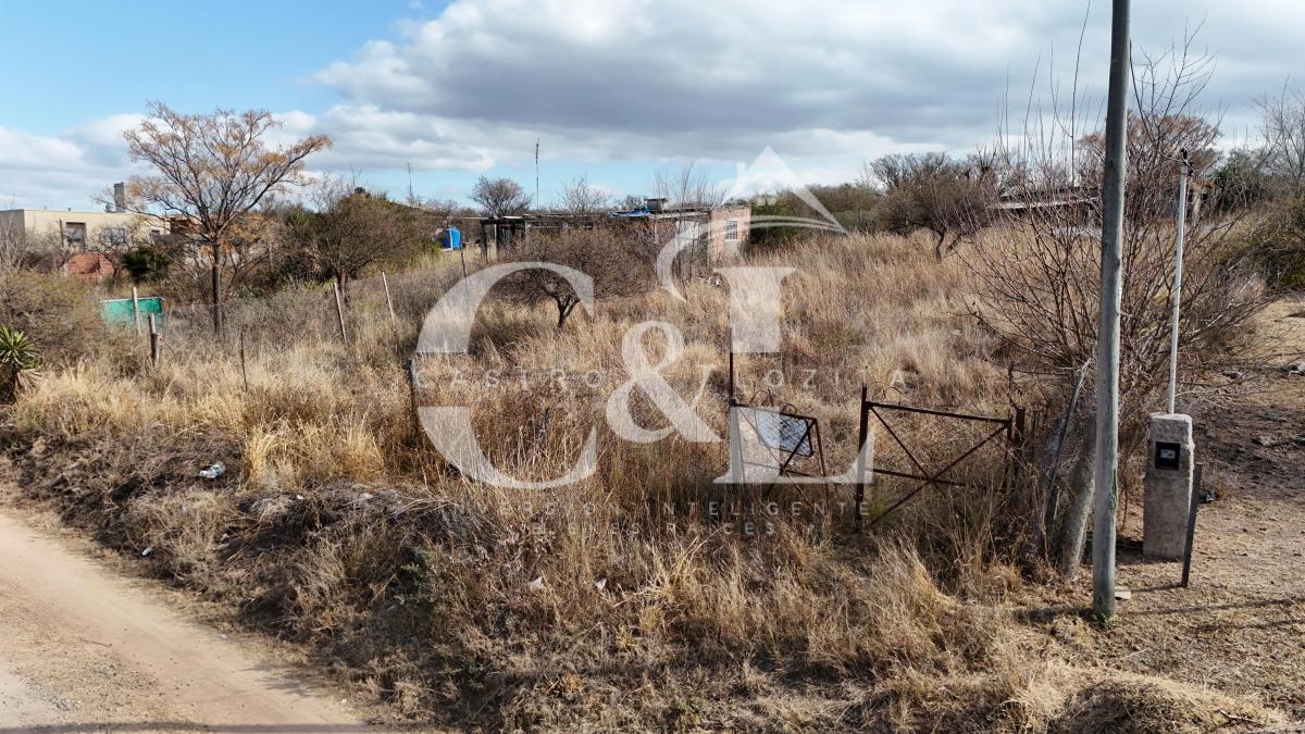 Terreno Plano de 1.000 m² en B° Las Mojarras. Villa Parque Siquiman 1