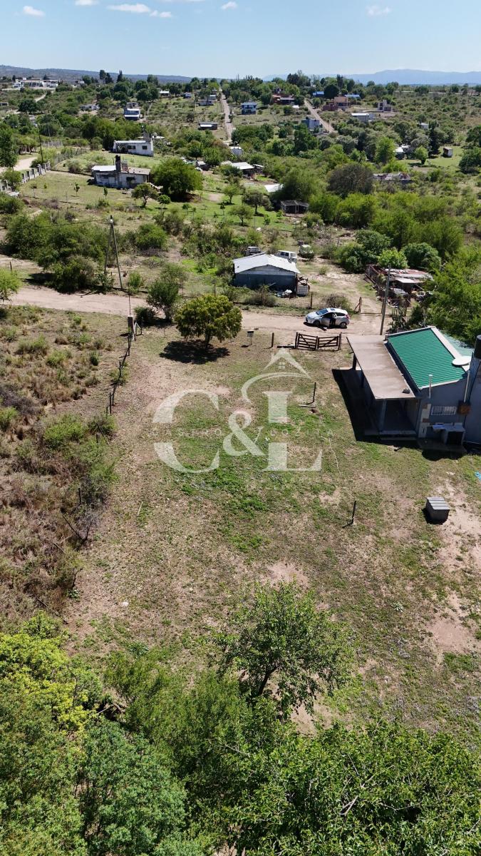 Se Vende Casa + Monoambiente en 1.150 m² de Terreno. B° Los Chañares, Tanti 2