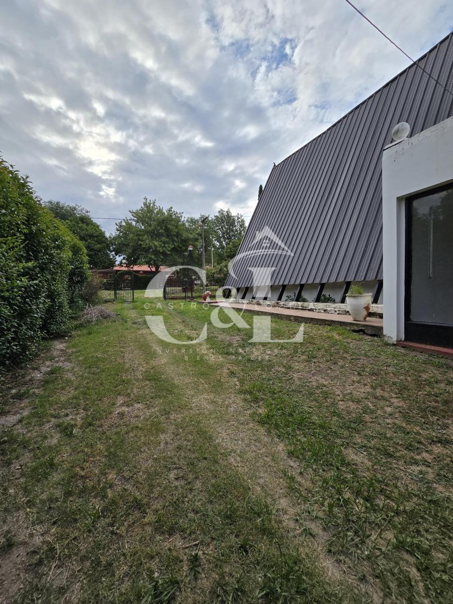 Casa Alpina con Pileta en 720 M² de Terreno. Villa Carlos Paz. Apta Crédito 4