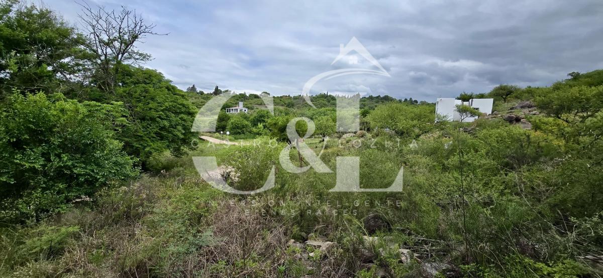 Se Vende Potencial Terreno de 7.017 m² en Parque Siquiman. 2
