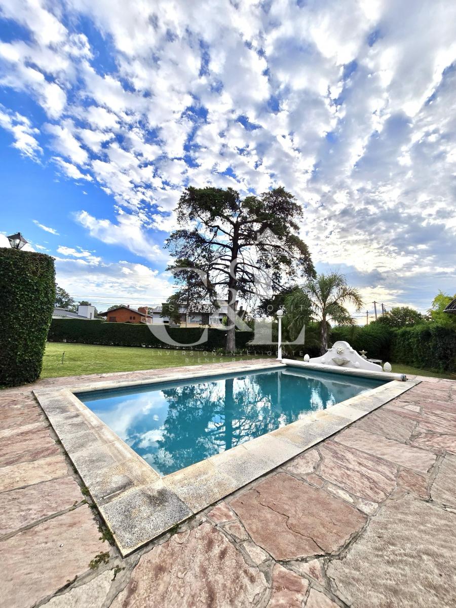 Exclusivo Castillo de Época de 4 Dor + Dpto y Piscina en Bº Villa Edén - La Falda 4