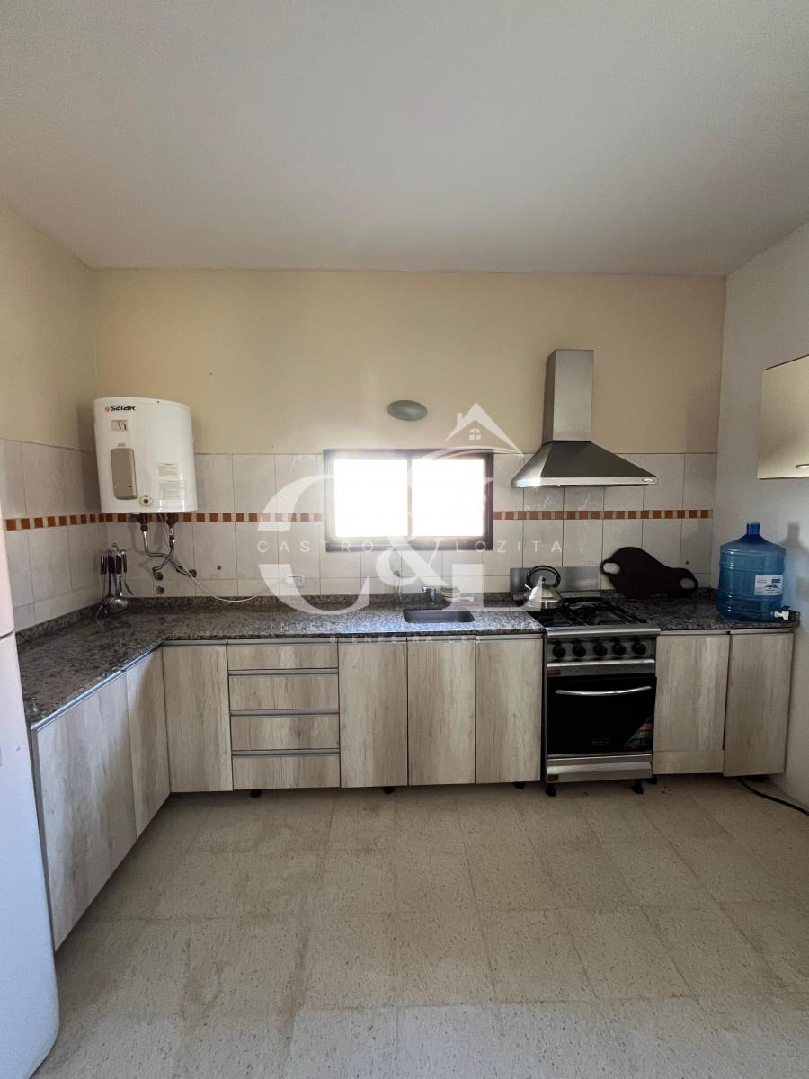 Casa de Dos Dorm., Piscina y Cochera en Villa García, Tanti 4