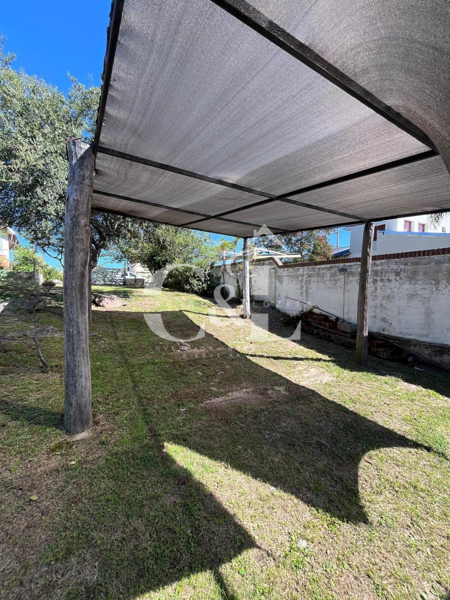 Casa de Dos Dorm., Piscina y Cochera en Villa García, Tanti 1