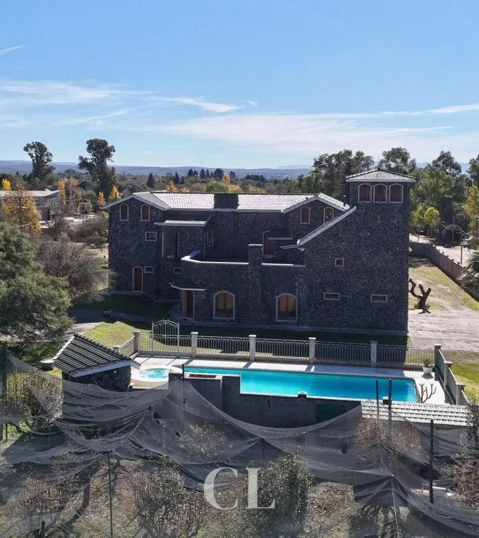Palacio De Lujo En 12.000 M2 De Parque (1000 M2 Cubiertos) En Villa Parque Siquiman en Venta 5