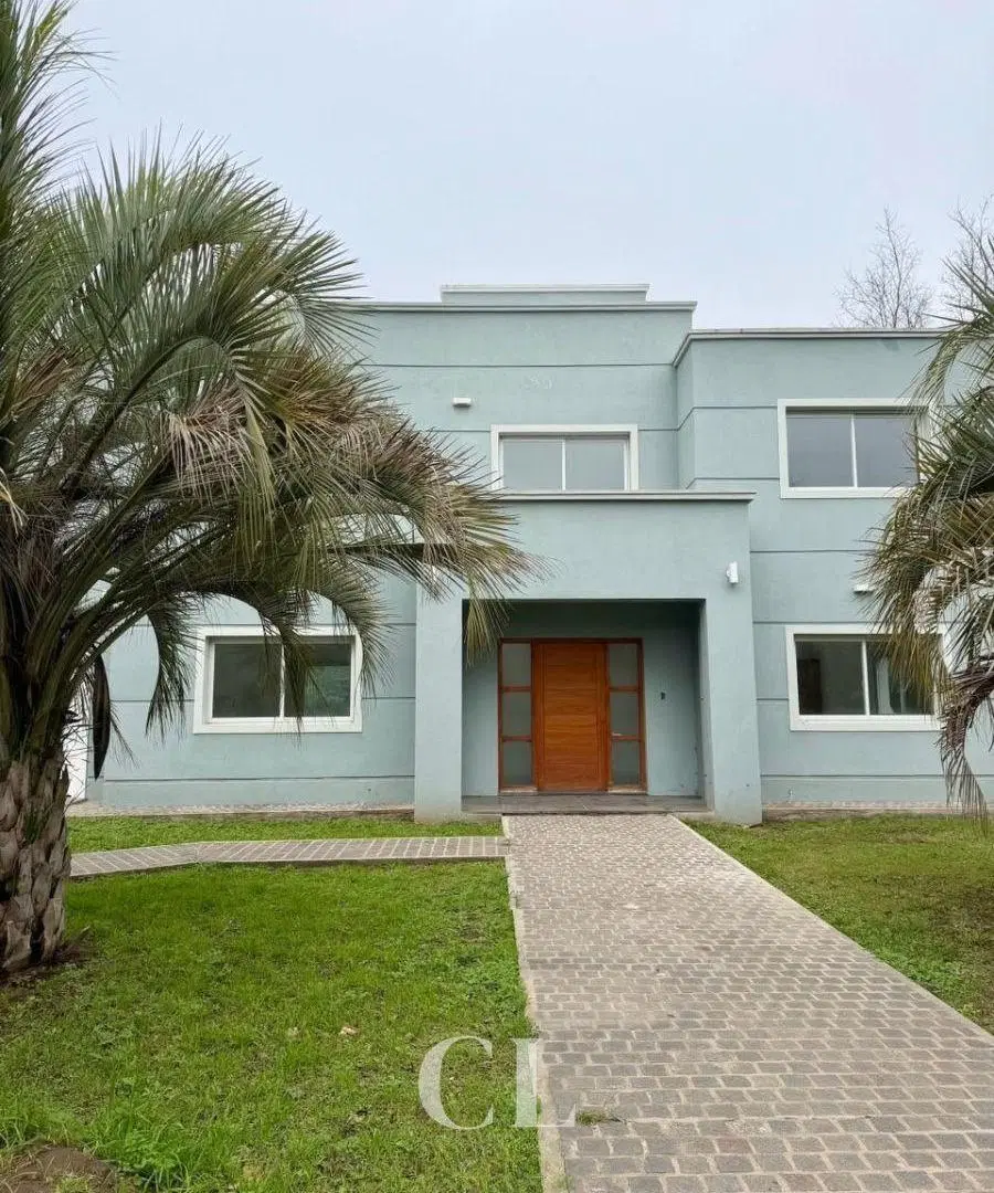 Casa De Categoría en Venta 3 Dormitorios Y Pileta Climatizada En Barrio Valle Del Golf - Malagueño 5