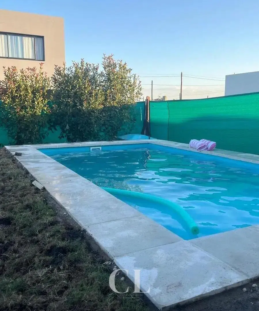 Casa De Categoría De 3 Dormitorios con Pileta En Venta En Tejas 4 – Malagueño 3