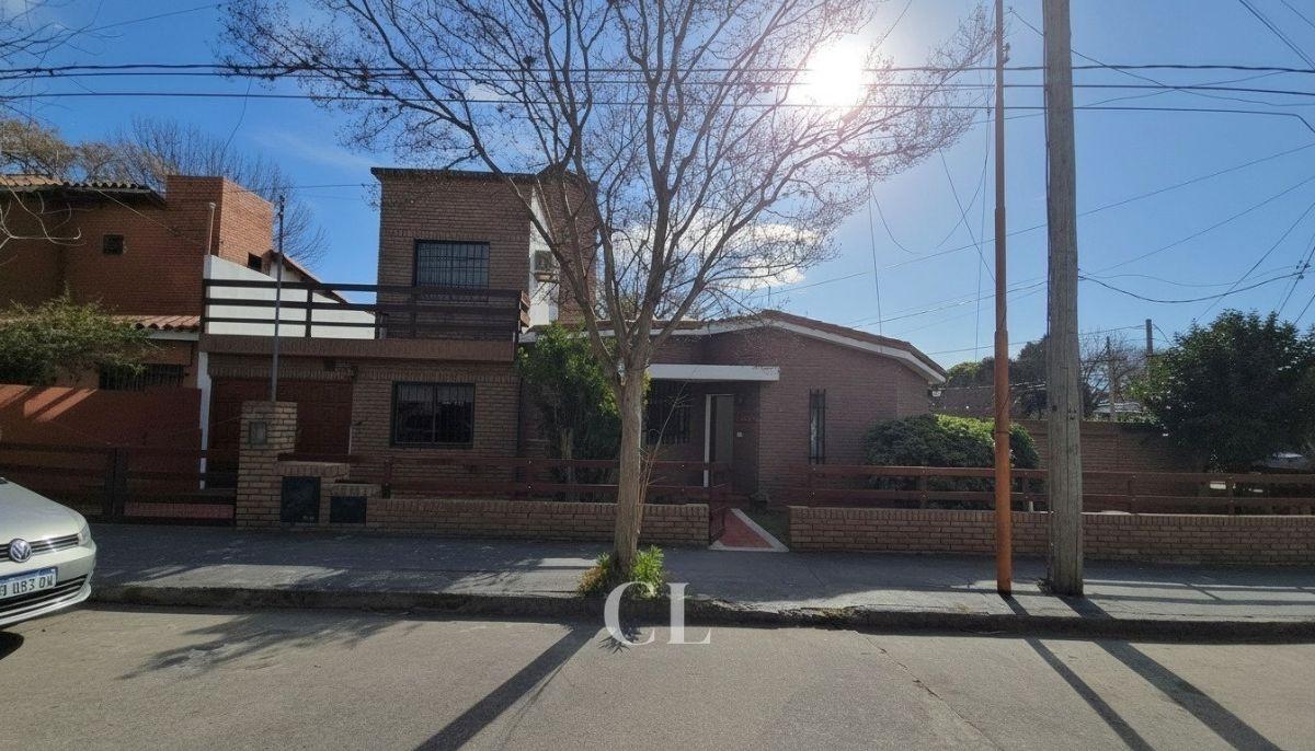 Venta Casa De 3 Dormitorios Con Pileta En Barrio Residencial Santa Rita Del Lago - Villa Carlos Paz
