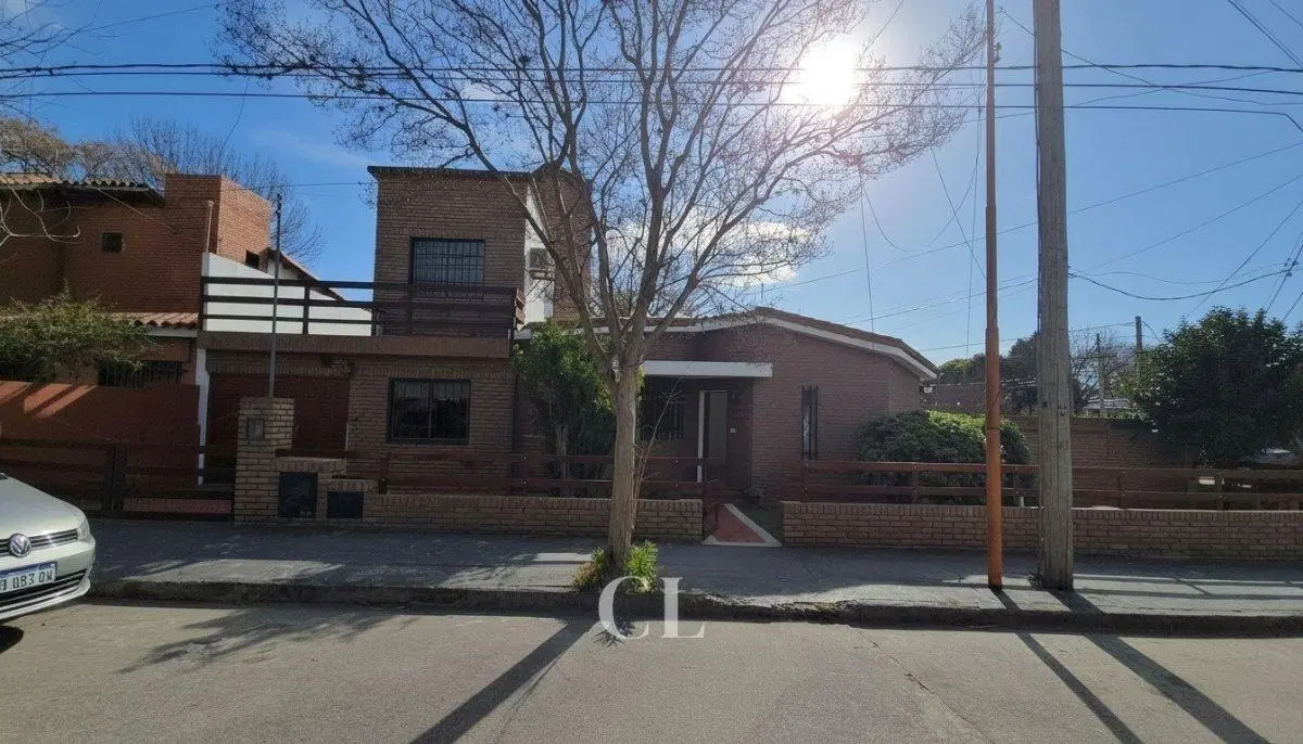 Venta Casa De 3 Dormitorios Con Pileta En Barrio Residencial Santa Rita Del Lago - Villa Carlos Paz 1