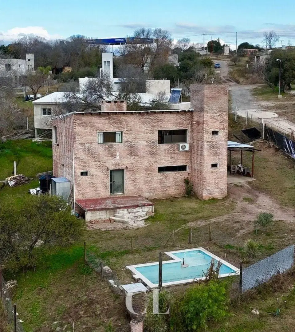 Venta Casa De 3 Dormitorios Con Piscina y Cochera En Barrio Semi Cerrado Keoken - Tanti 3