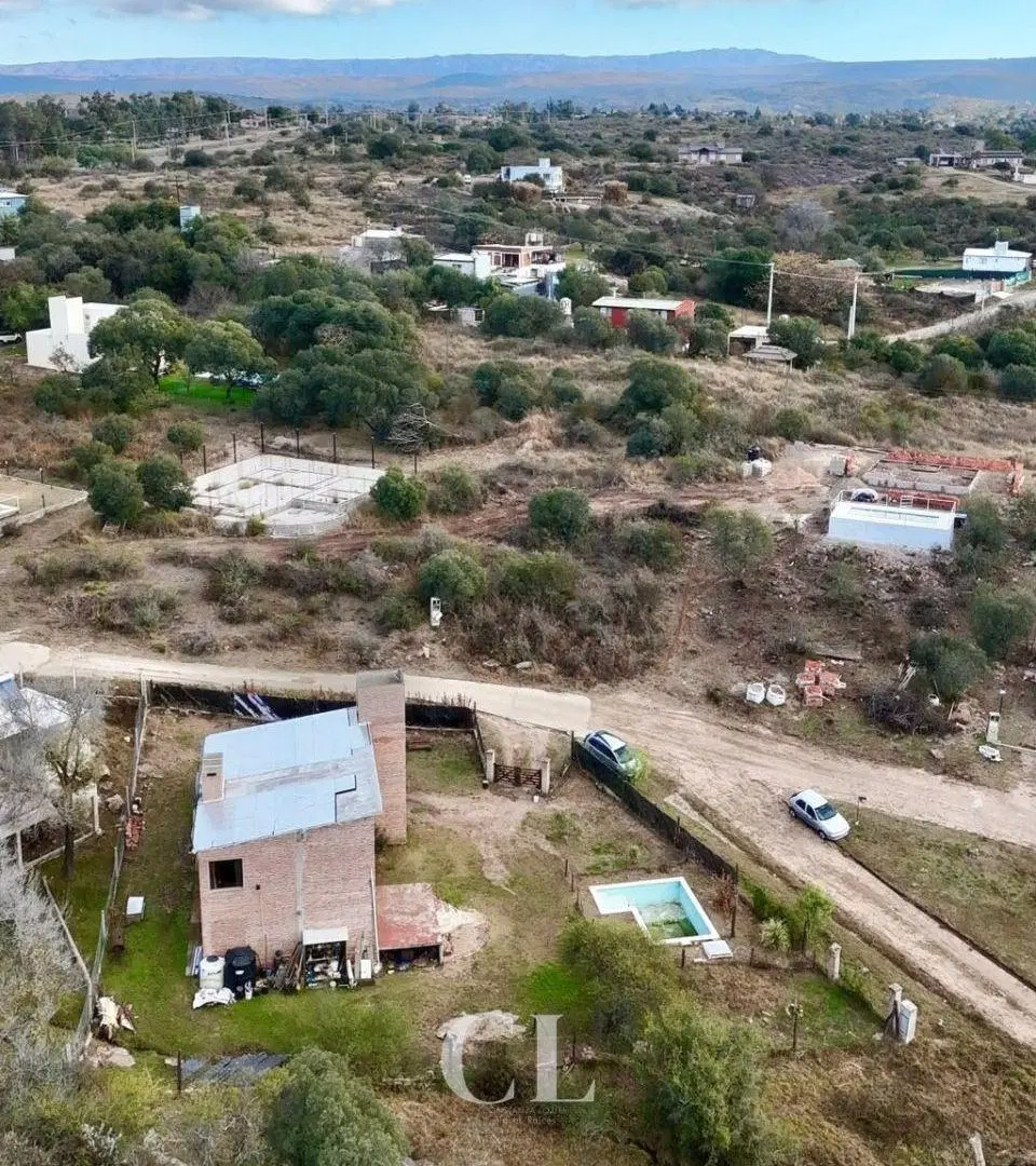 Venta Casa De 3 Dormitorios Con Piscina y Cochera En Barrio Semi Cerrado Keoken - Tanti 2