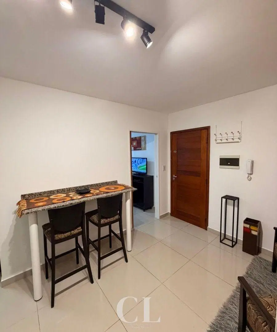 Departamento En Centro De Villa Carlos Paz Con Pileta Y Cochera En Venta 4