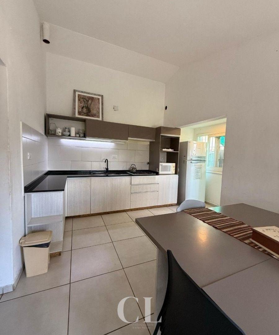Foto de Casa de 3 dormitorios con pileta y monoambiente en Jose Muñoz, imagen 1