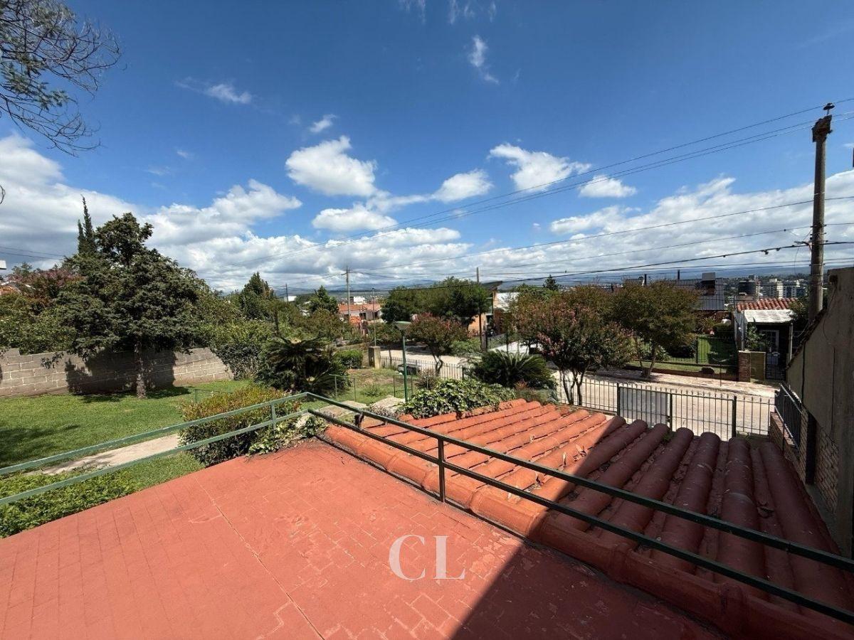 Foto de Casa de 3 dormitorios con pileta y monoambiente en Jose Muñoz, imagen 2
