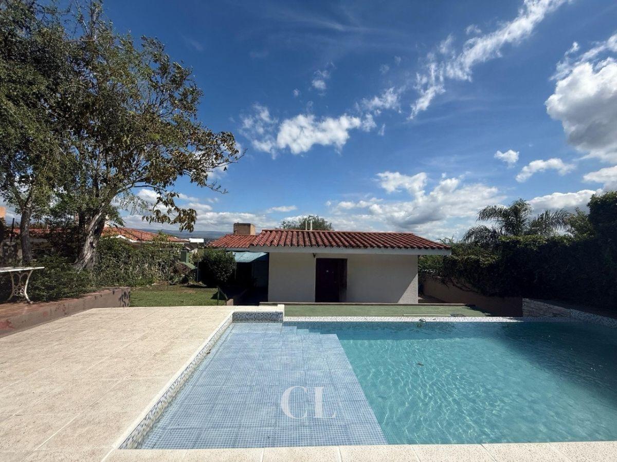 Foto de Casa de 3 dormitorios con pileta y monoambiente en Jose Muñoz, imagen 5