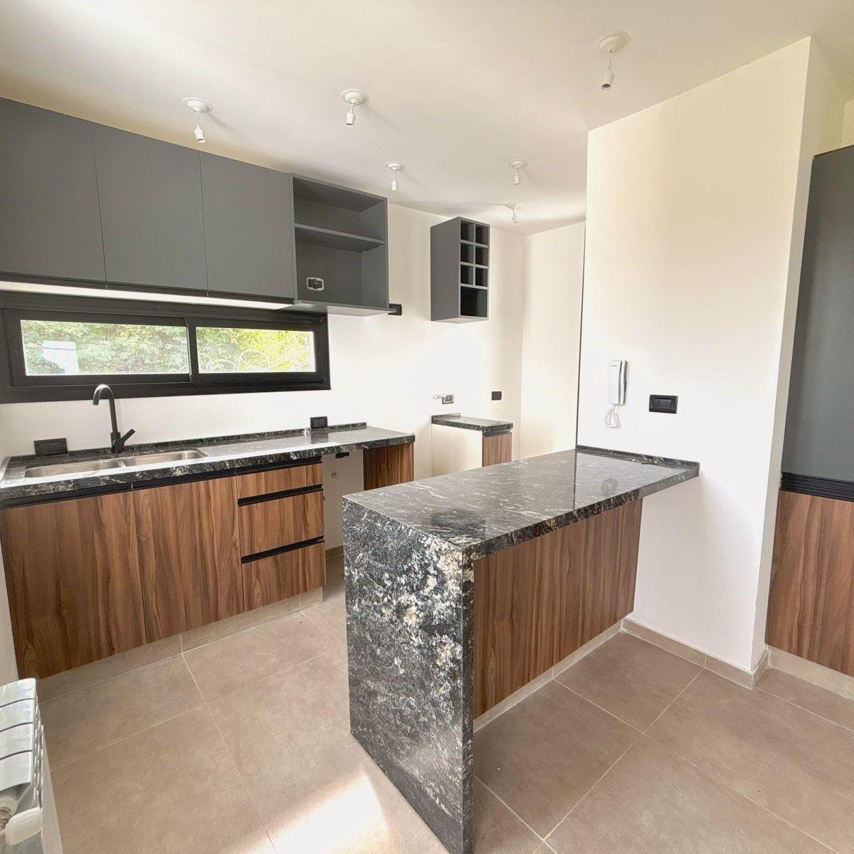 Cuesta Colorada. Dúplex en Venta de 3 Dorm., 3 Baños, Excelentes Vistas! 5