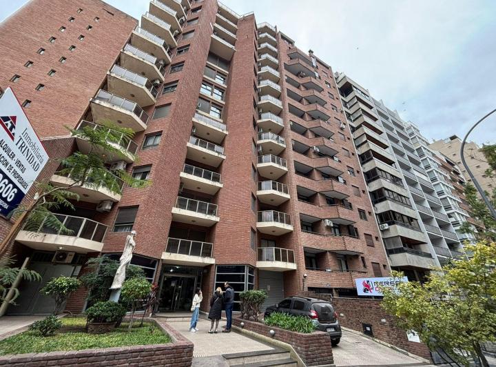 SEMI PISO CALLE PARANA NVA CBA 3DORMITORIOS 3 BAÑOS Y 2 BALCONES 2