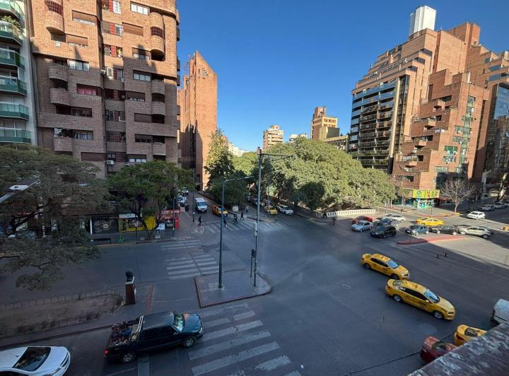 Frente a Bv. San Juan. Departamento en venta 1 dormitorio. A mts de Patio Olmos 4