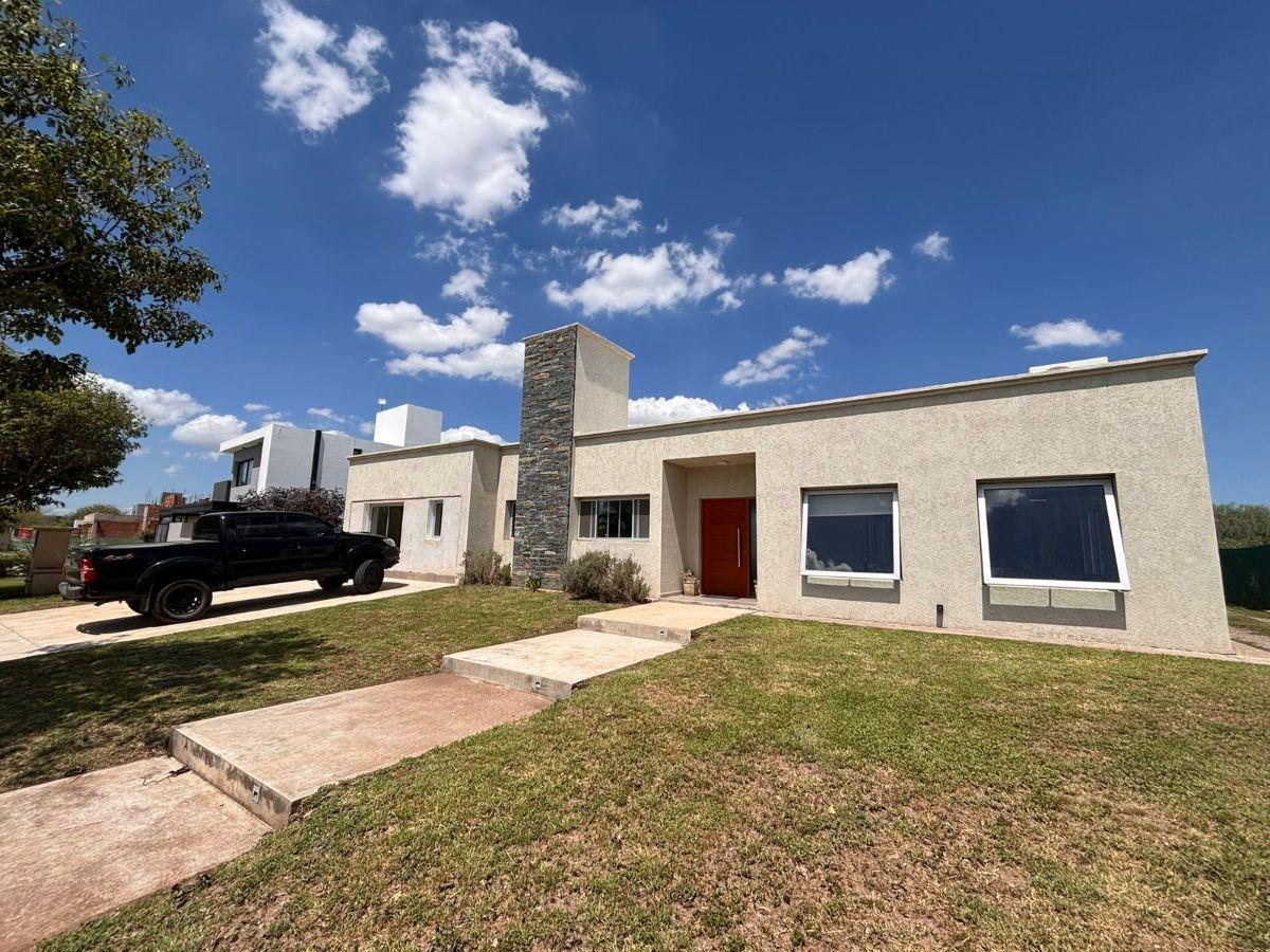 VENTA CASA SIETE SOLES HEREDADES 3 DORMITORIOS. 1550M2 TOTALES!