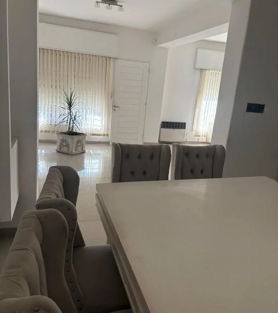 VENTA CASA VILLA CABRERA 4DORM 3 BAÑOS C/PILETA 1