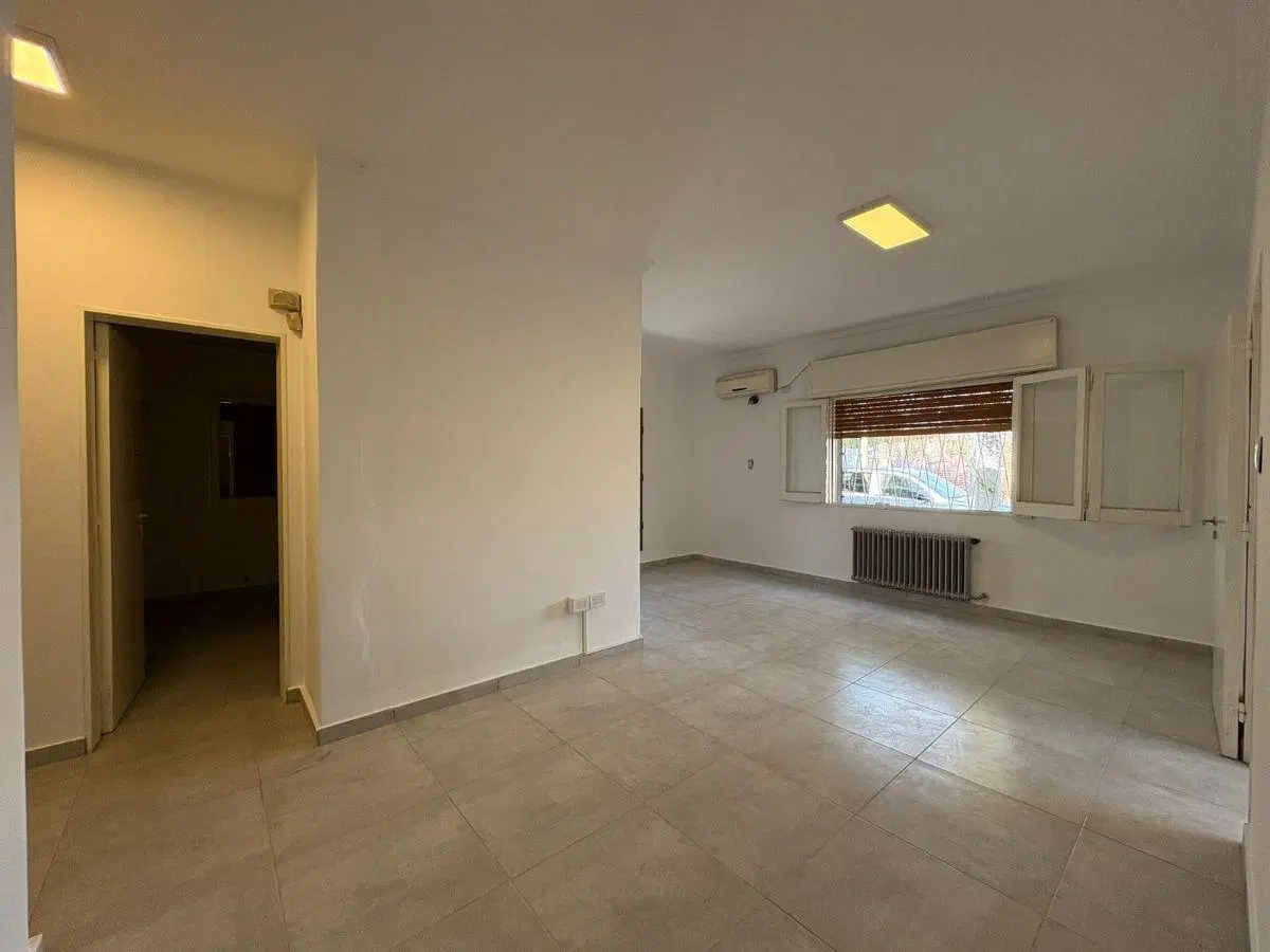 VENTA. CERRO DE LAS ROSAS. CASA 3 DORMITORIOS. RECICLADA! HERMOSA! 2 COCHERAS 5