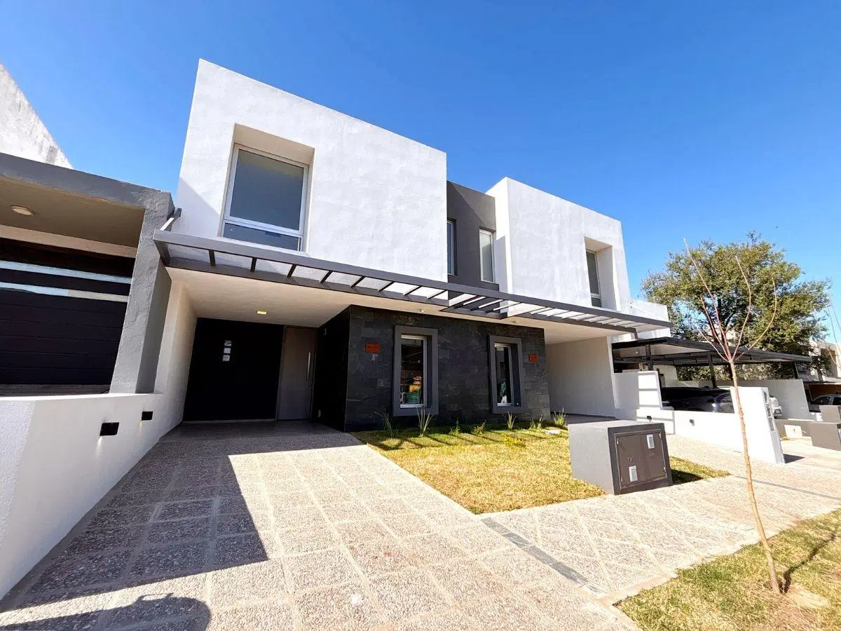 VENTA. MIRADORES DE MANANTIALES. DÚPLEX 3 DORM. 3 BAÑOS. COCHERA. PATIO. ASADOR. 2