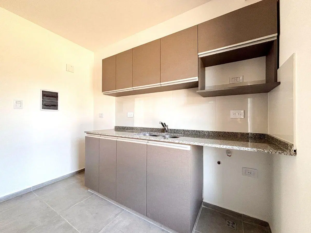 VENTA. MIRADORES DE MANANTIALES. DÚPLEX 3 DORM. 3 BAÑOS. COCHERA. PATIO. ASADOR. 3