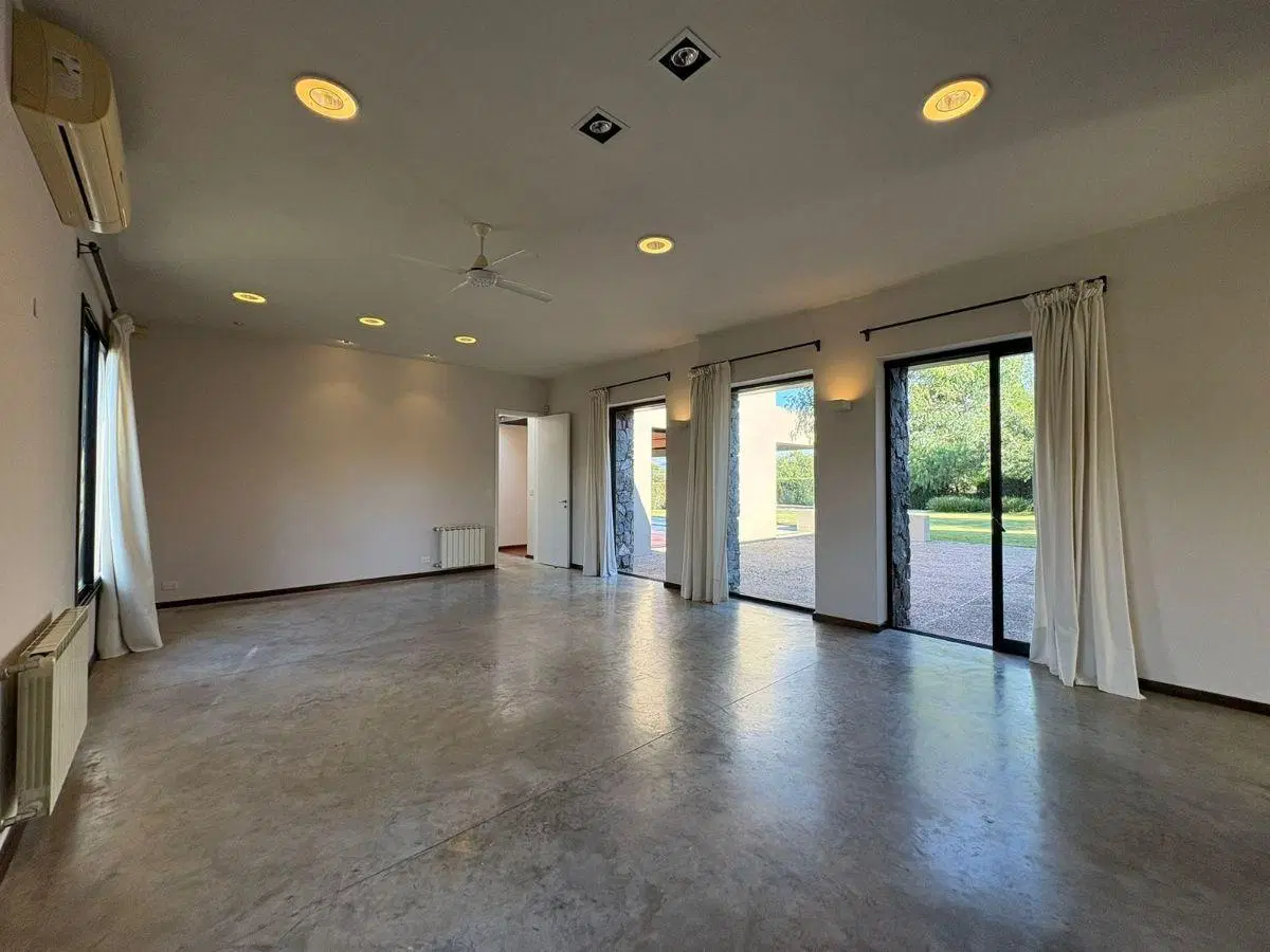 VENTA. COUNTRY LA SERENA. MENDIOLAZA. CASA 4 DORMITORIOS. PISCINA. PATIO. COCHERAS 8