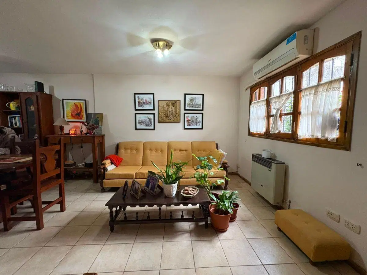 VENTA. B° GRANJA DE FUNES. DÚPLEX 3 DORMITORIOS, GALERÍA, ASADOR, PATIO, COCHERA 4