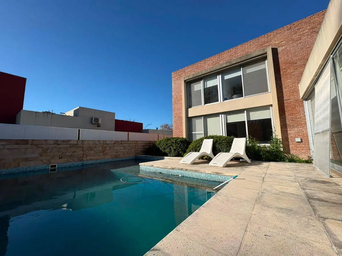 VENTA. LOS CIELOS. VALLE ESCONDIDO. CASA 3 DORMITORIOS, PISCINA, QUINCHO, ASADOR 3