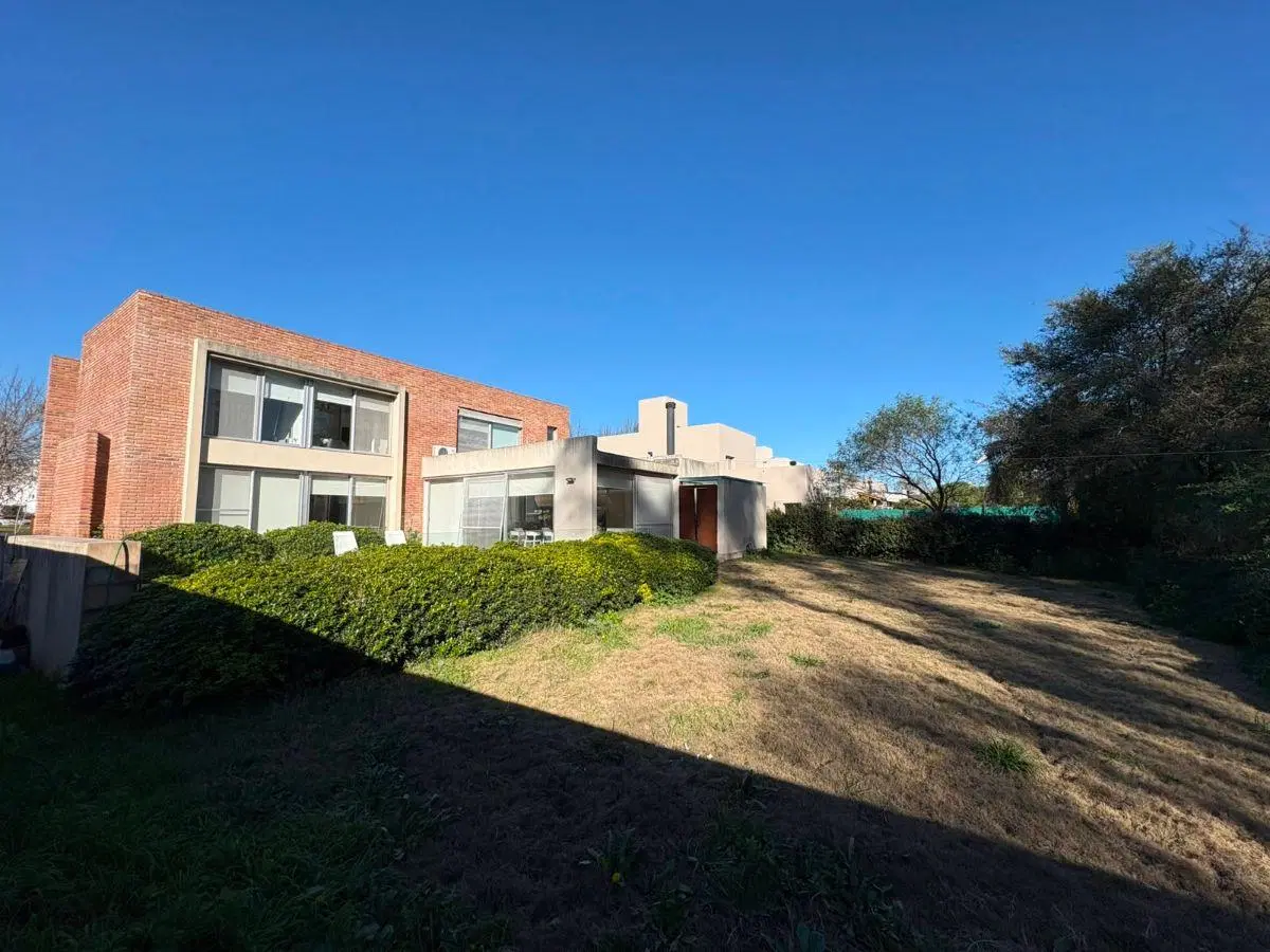 VENTA. LOS CIELOS. VALLE ESCONDIDO. CASA 3 DORMITORIOS, PISCINA, QUINCHO, ASADOR 2