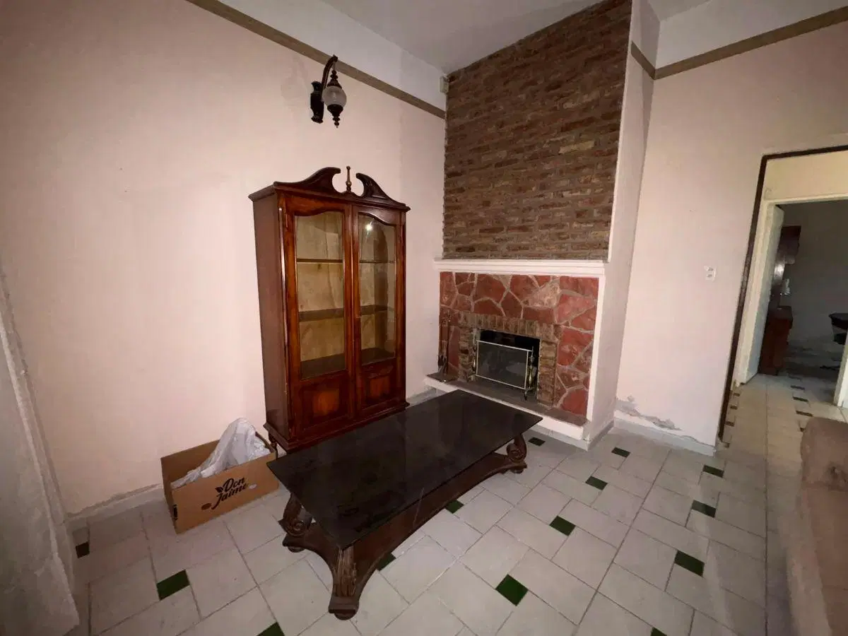 VENTA. VILLA CARLOS PAZ. CASA + DEPTO CON PATIO Y VISTAS. APTA CRÉDITO! COCHERA. 5