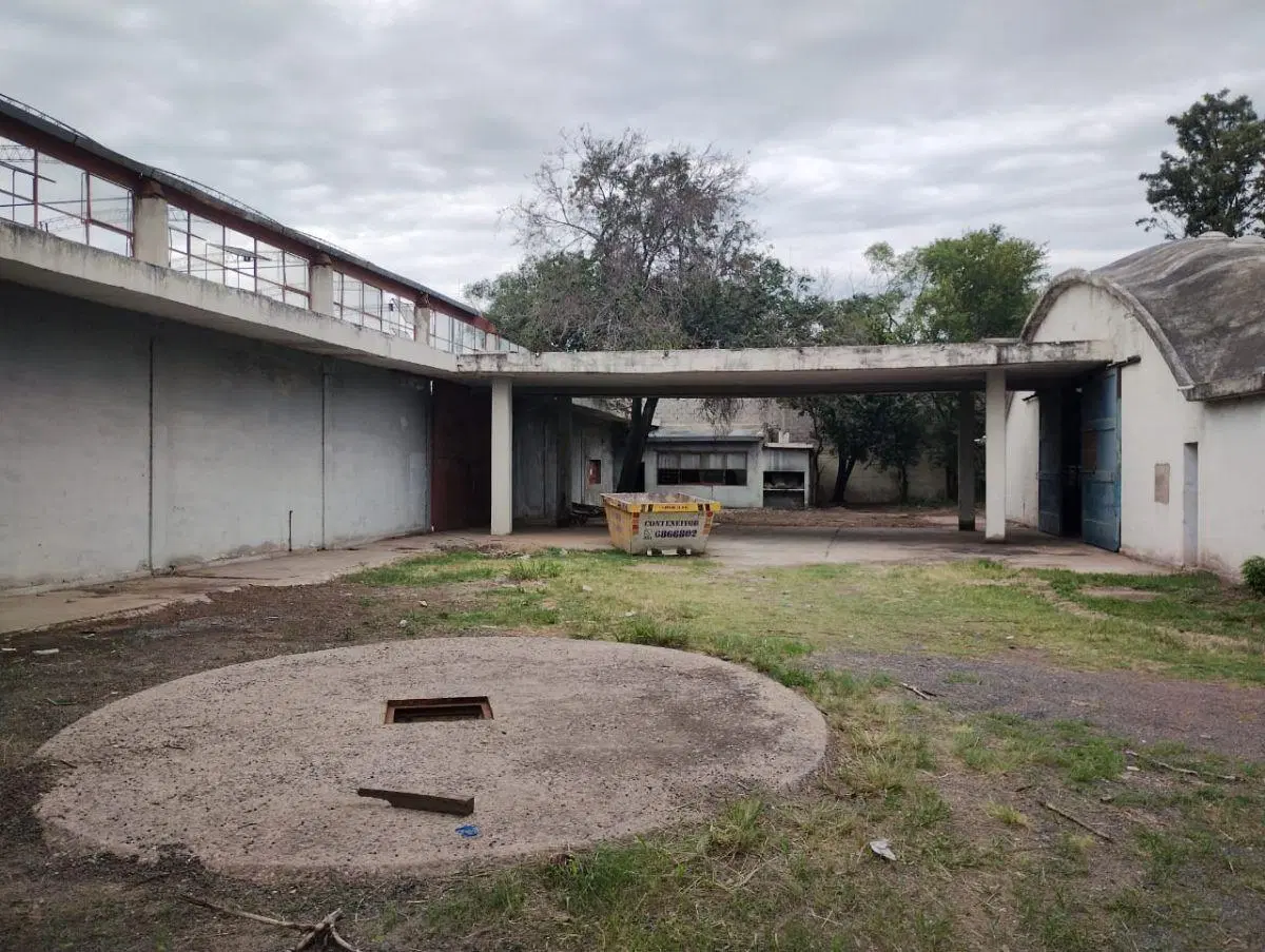 Galpón en Alquiler | 800 m² Cubiertos + Predio de 6.400 m² | A metros de Av. Sabattini 5