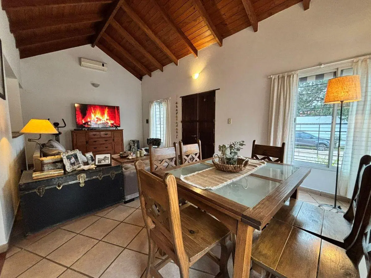 VENTA. VILLA ALLENDE. CASA 2 DORMITORIOS. PATIO. COCHERA. APTA CRÉDITO! 2