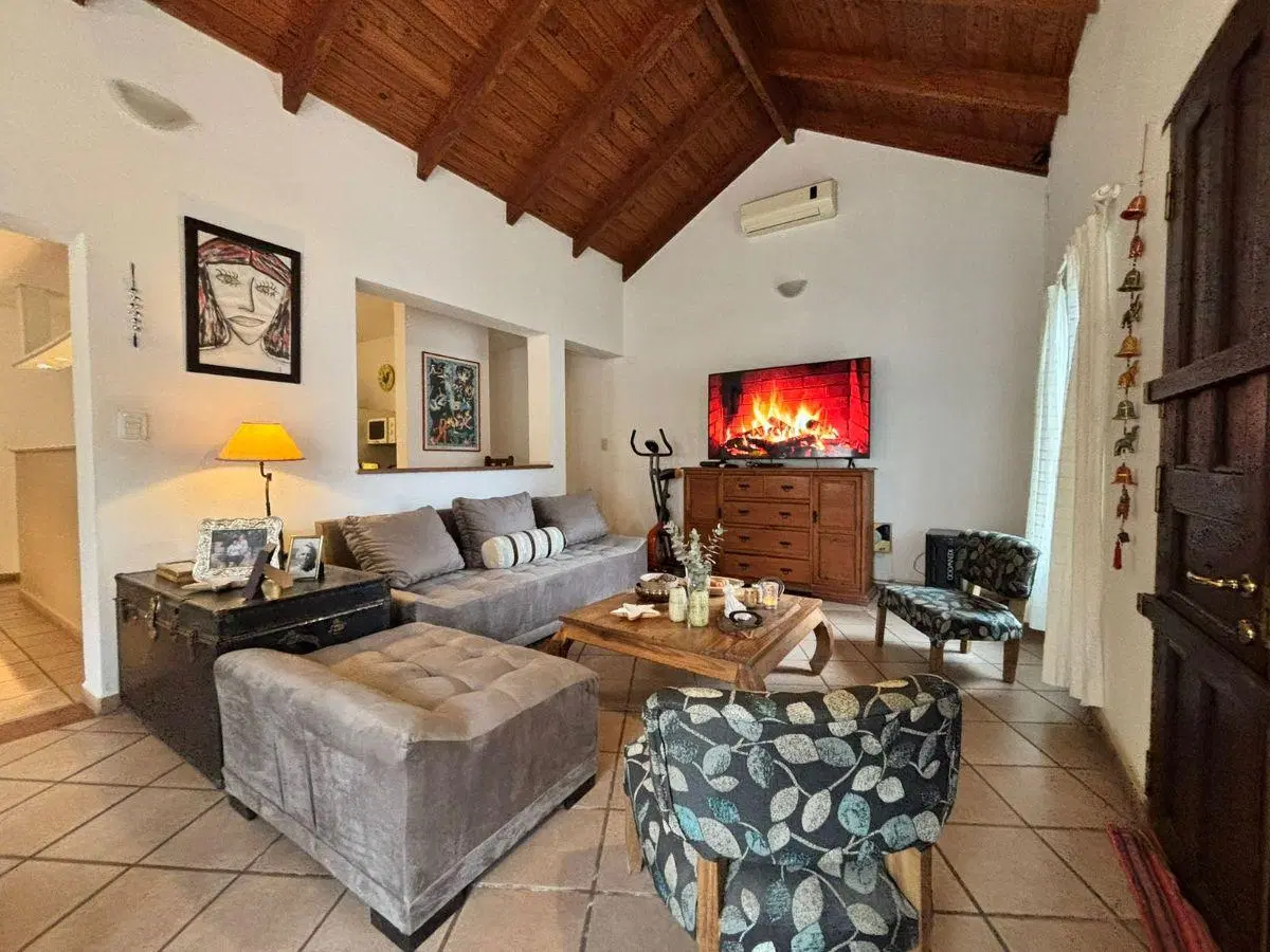 VENTA. VILLA ALLENDE. CASA 2 DORMITORIOS. PATIO. COCHERA. APTA CRÉDITO! 5