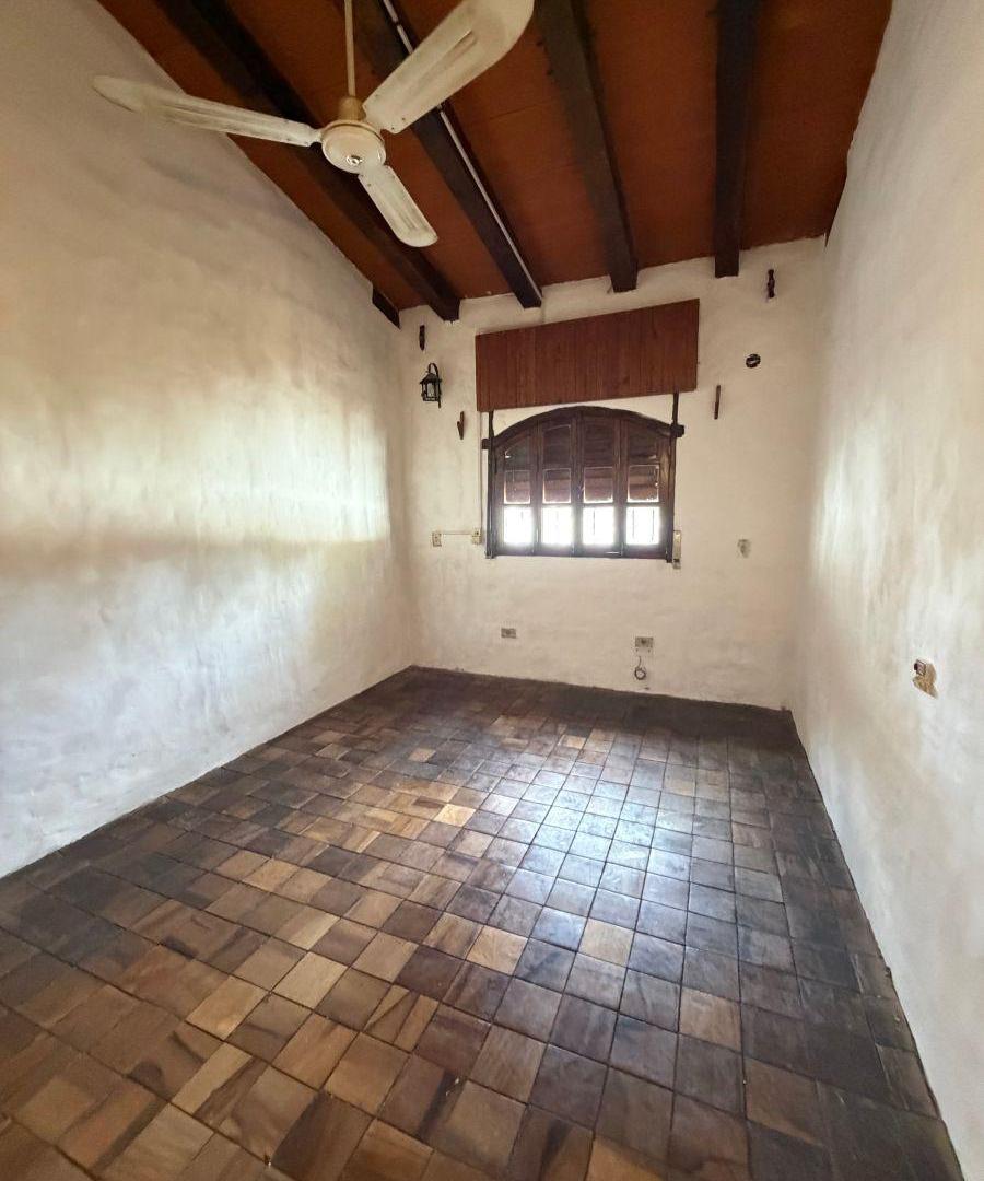 Foto de Alquiler casa dos dormitorios con pileta y cochera cerro colinas, imagen 2