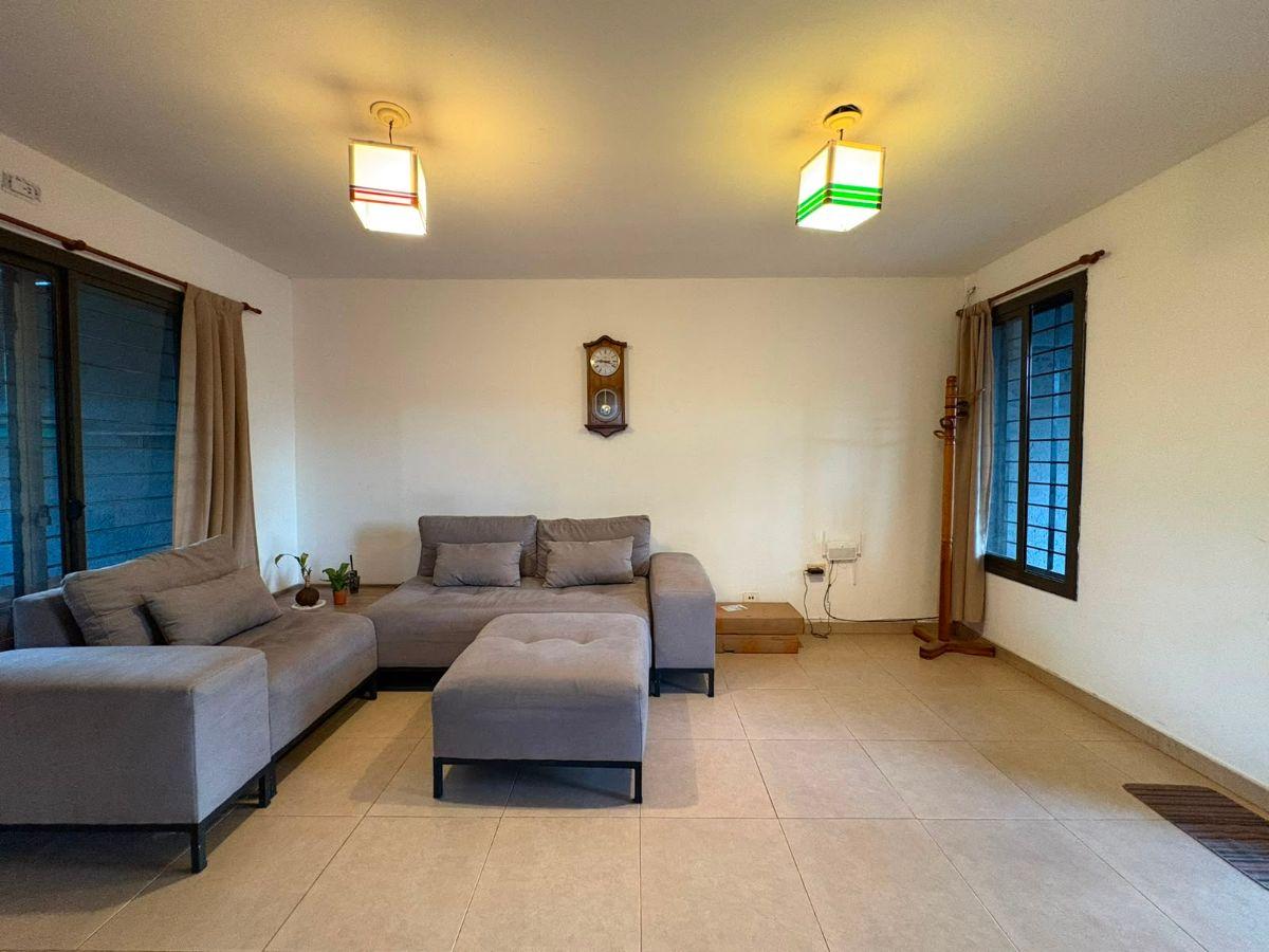 Foto de VENTA. LOMAS DEL CHATEAU. DÚPLEX 3 DORMITORIOS. COCHERA. PATIO, imagen 5