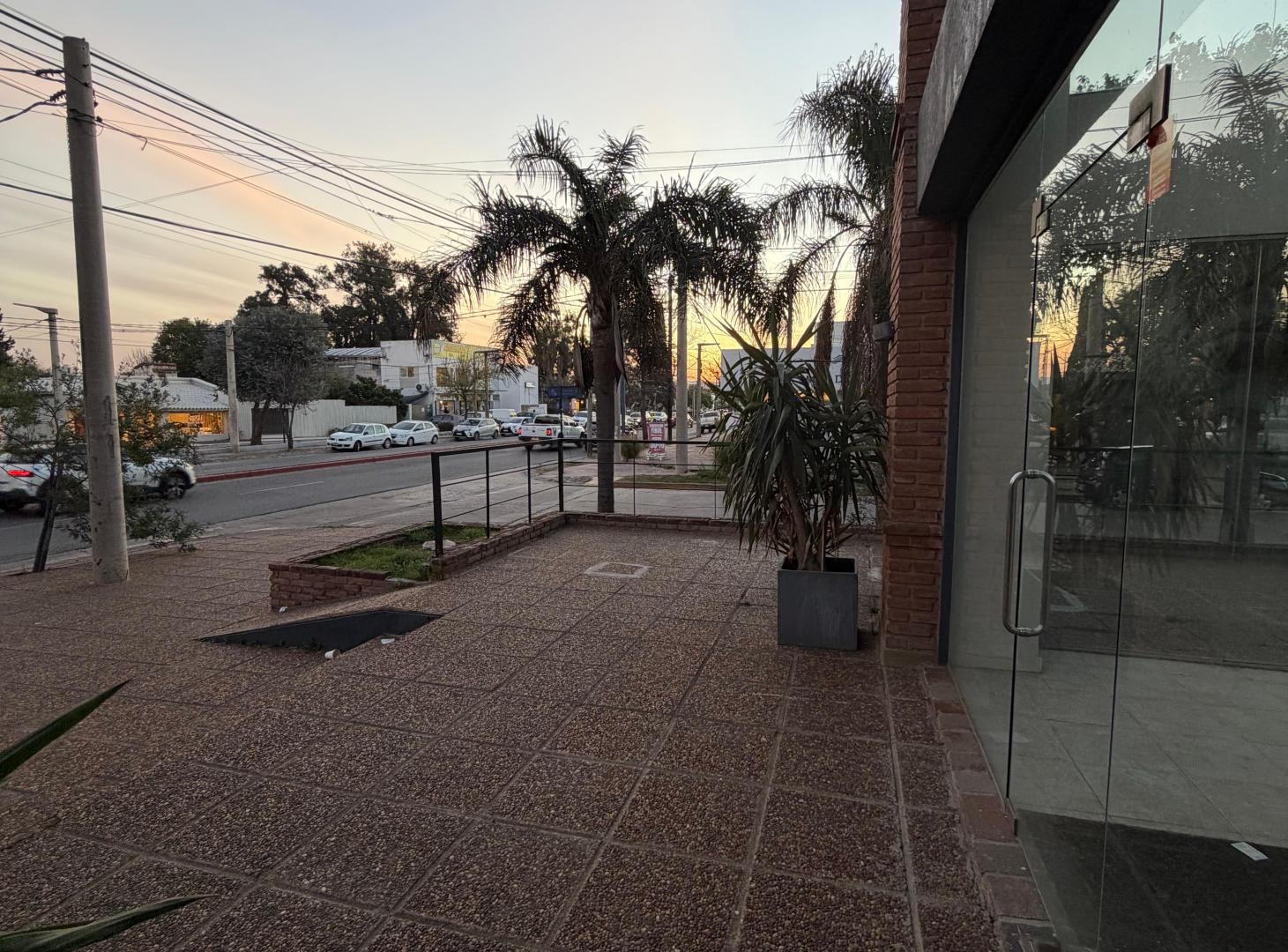 Foto de Alquiler Local sobre recta martinolli, imagen 5