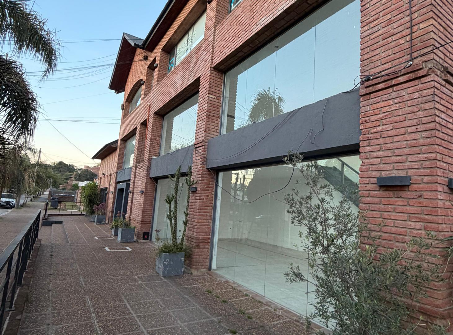 Foto de Alquiler Local sobre recta martinolli, imagen 4