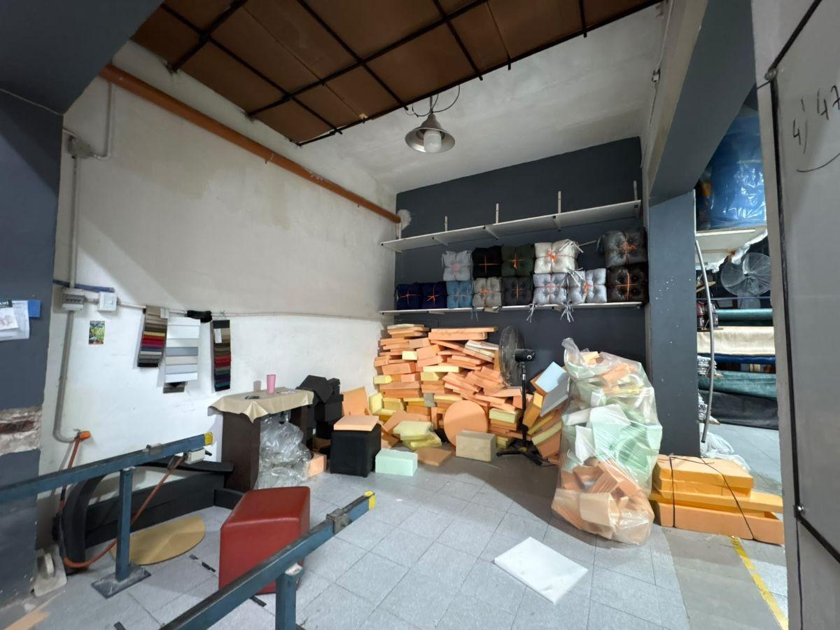 Foto de VENTA. LOCAL COMERCIAL CALLE RIVADAVIA, CENTRO. 12 MT2 FRENTE. 2 PISOS, imagen 3